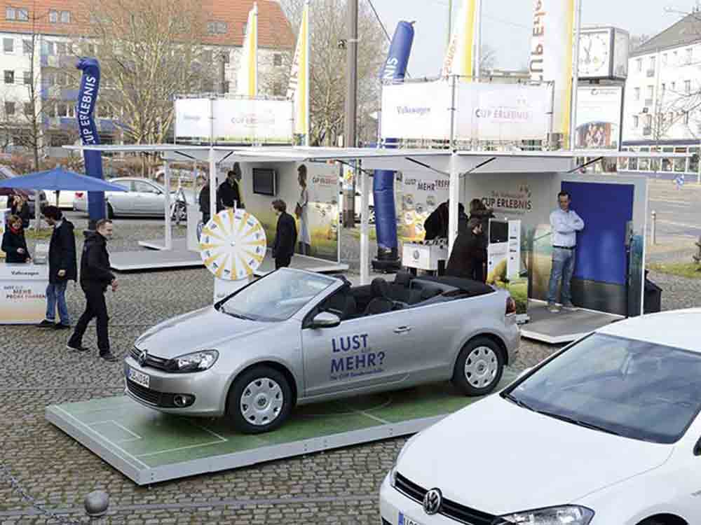 Anzeige: Am 5. April 2014 präsentiert die Autohaus Mense GmbH die Cup Sondermodelle von Volkswagen vor dem Gütersloher Rathaus