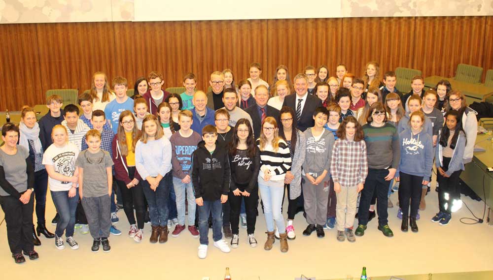 Broxtower Schülergruppe besucht Bürgermeister Henning Schulz