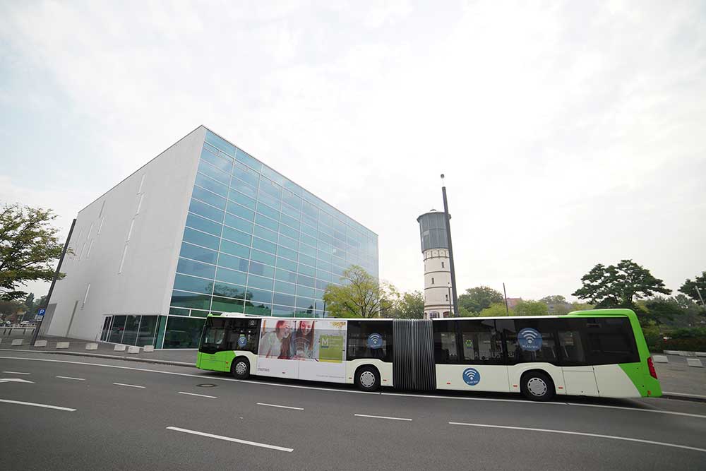 Stadtbus trifft Vorsichtsmaßnahmen im Linienverkehr