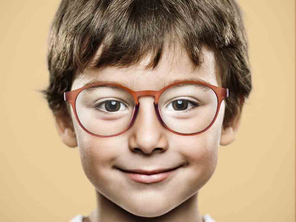 Revolution gegen zunehmende Kurzsichtigkeit bei Kindern: Miyosmart-Brillengläser von Hoya