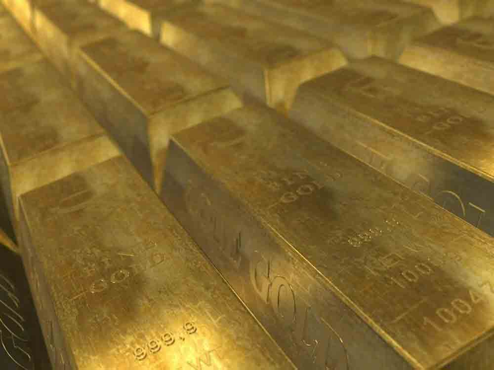 Hauptzollamt Lörrach: Reisende versteckt geschmuggeltes Gold im Hosenbund