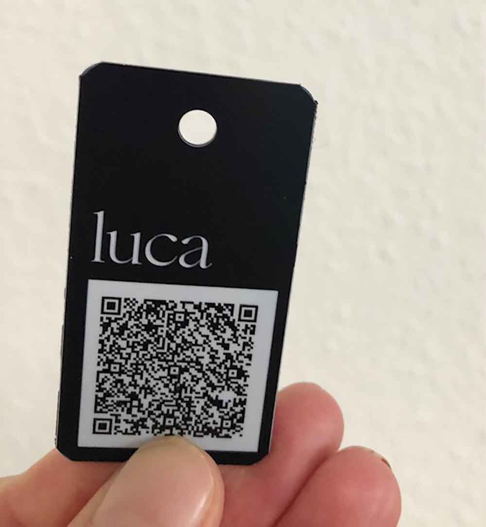 Schlüsselanhänger für Luca-App erleichtert Zutritt zu Geschäften und Gastronomie – drei Ausgabestellen in Gütersloh