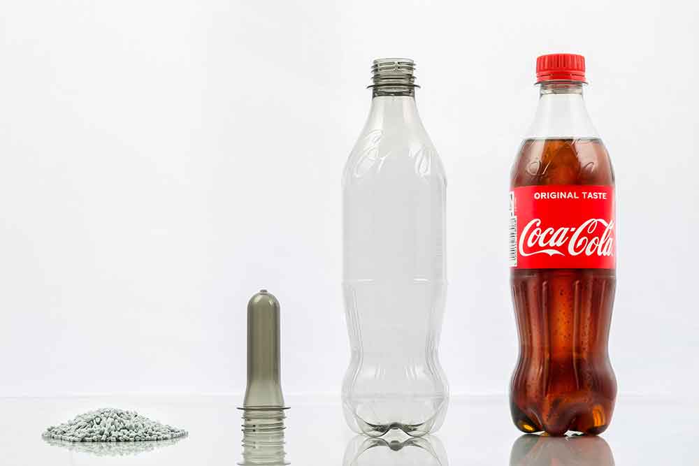 Coca Cola geht weiteren Schritt zu 100 Prozent rPET in Deutschland