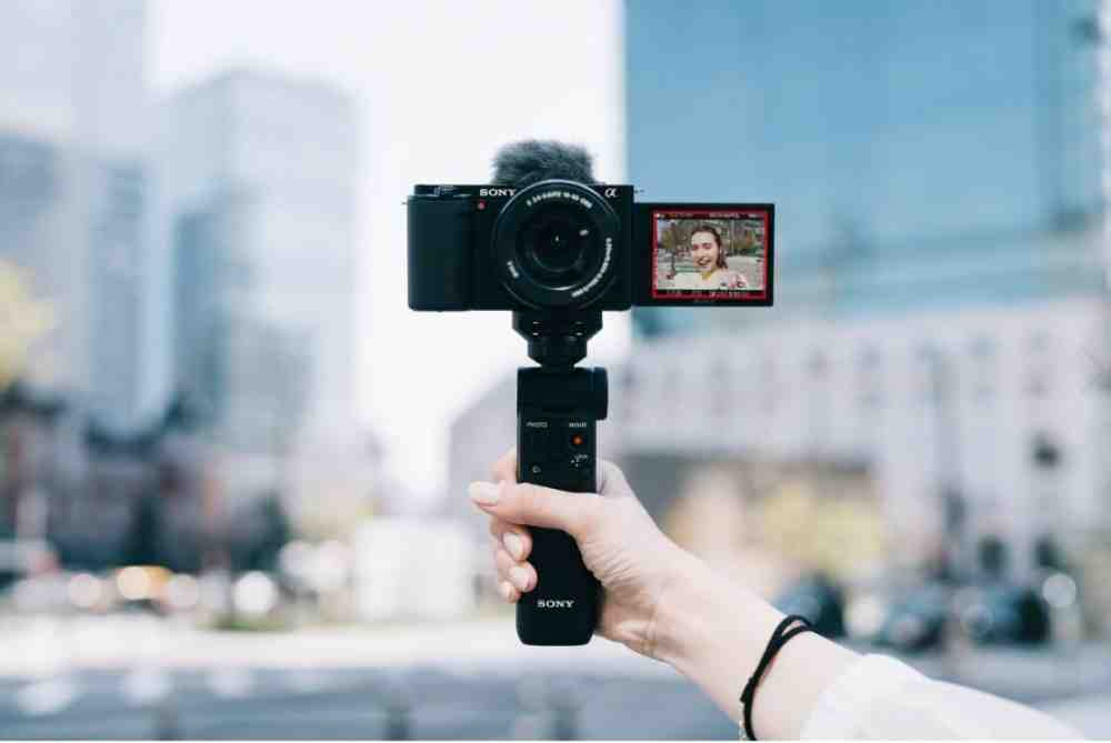 Sony stellt die Digitalkamera und Systemkamera ZV-E10 für Vlogger und Content-Creator vor