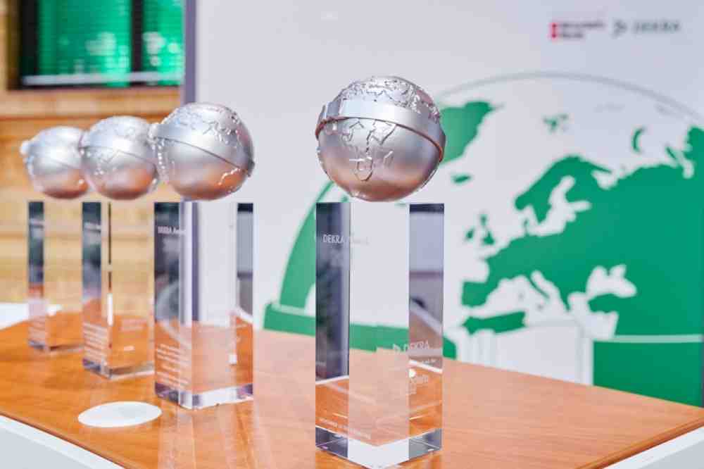»DEKRA-Award 2021« prämiert Lösungen in vier Kategorien – pfiffige Ideen für mehr Sicherheit gesucht