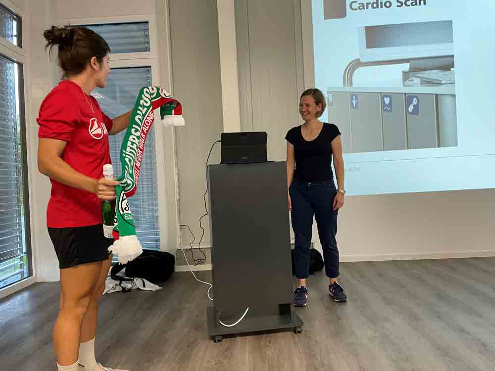 Anzeige: Sportlicher Besuch im neuen Gesundheitszentrum – »soma.aktiv« in Gütersloh untersucht FSV-Bundesligafrauen