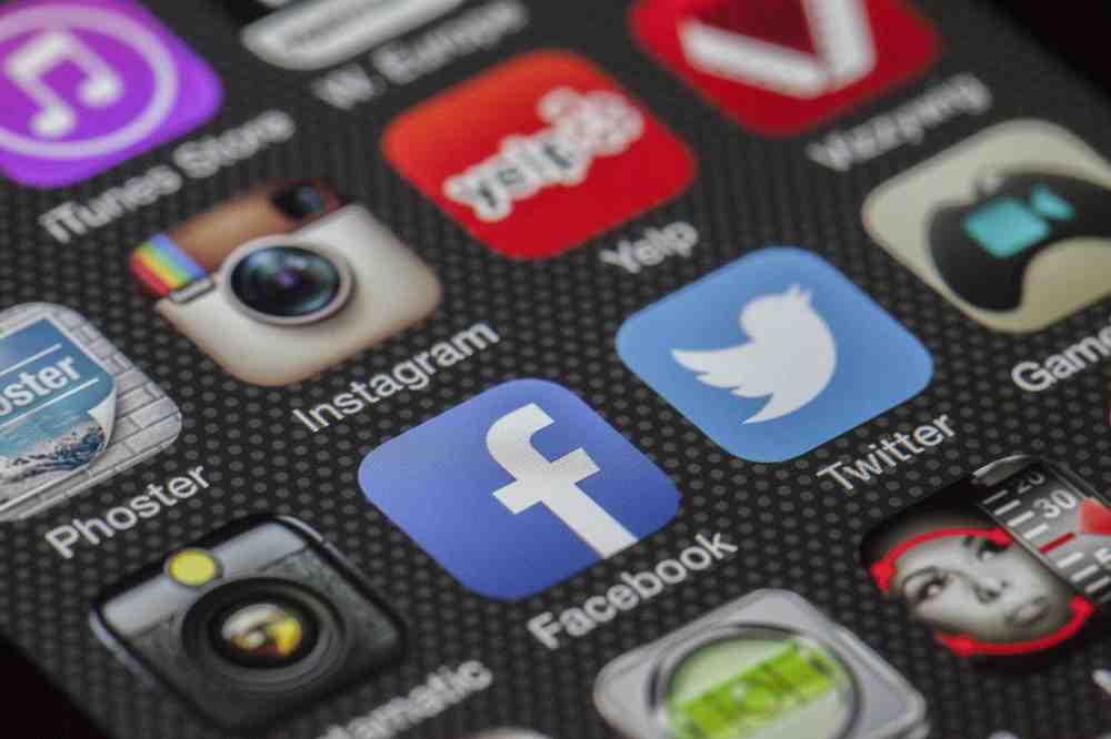 Verwaltungsgericht Aachen: Posts und Likes in den sozialen Netzwerken können Zweifel an charakterlicher Eignung begründen