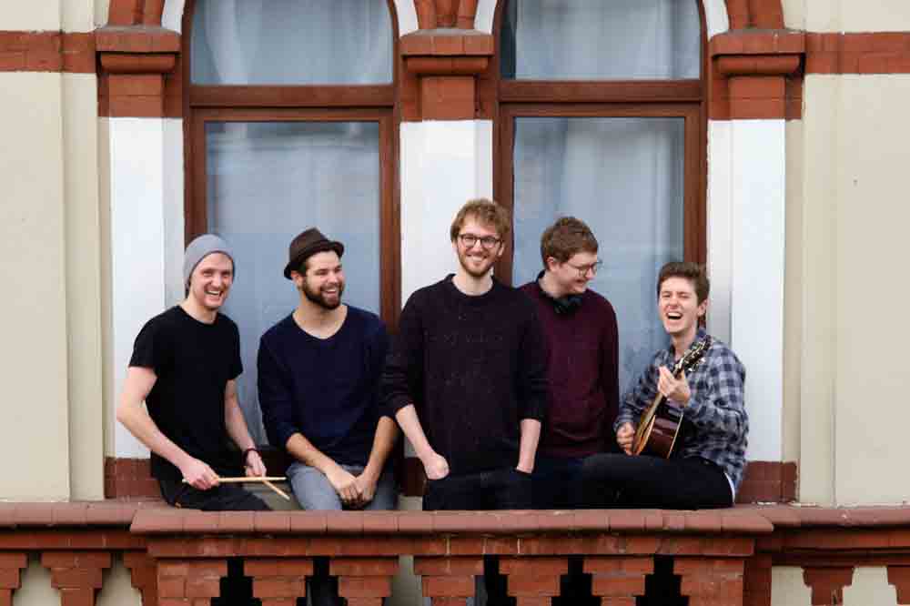 Deutschsprachiger Indiepop live – »Etage 3« machen Weberei-Terrasse in Gütersloh zu ihrem Wohnzimmer