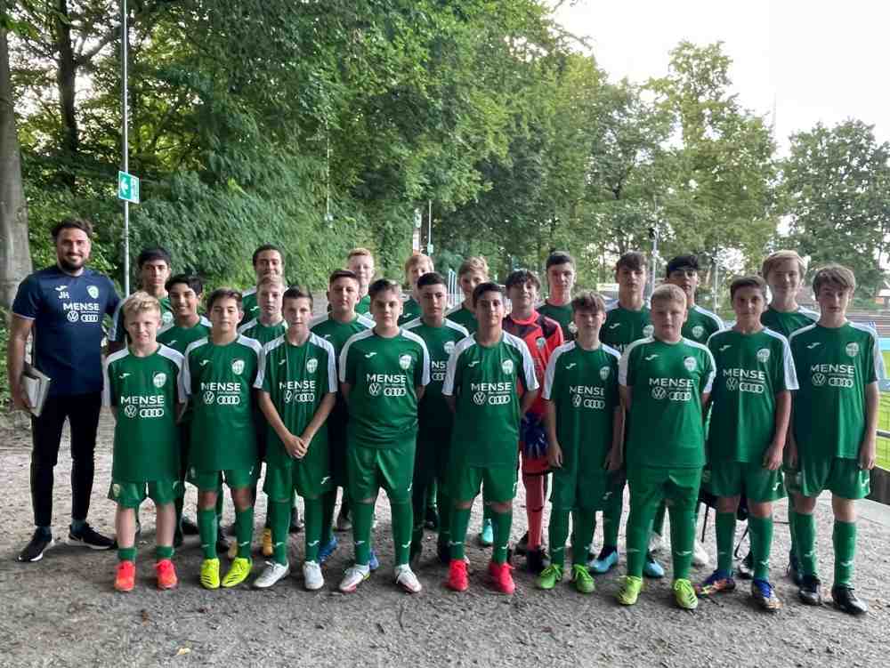 Fototermin der FC-Gütersloh-Jugendteams im Heidewald