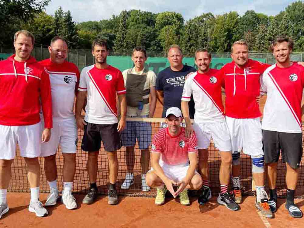 Gütersloh: rot-weiße Ü30-Tennisherren sichern sich Aufstieg