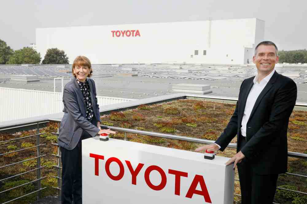 Rund 4.000 Quadratmeter Sonnenkraft liefern »grünen« Strom für Toyota Deutschland