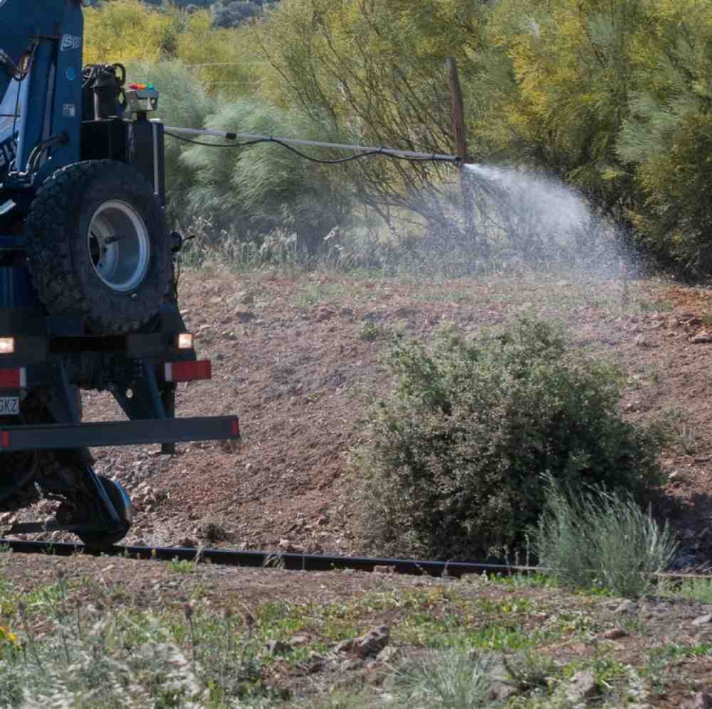 »DBU«: Weniger Pestizide – mehr Schutz für Böden, Wiesen und Wasser
