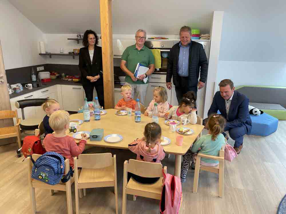 Bürgermeister besucht neue Kindergartengruppen in Rietberg
