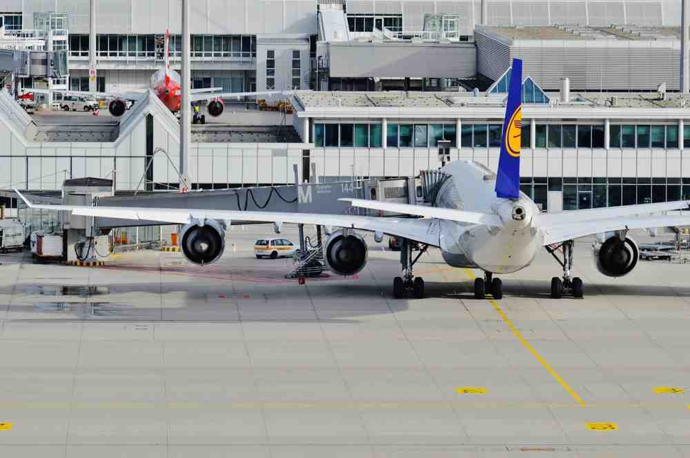 Hamburger Flughafen setzt im IT-Outsourcing weiterhin auf Arvato-Systems