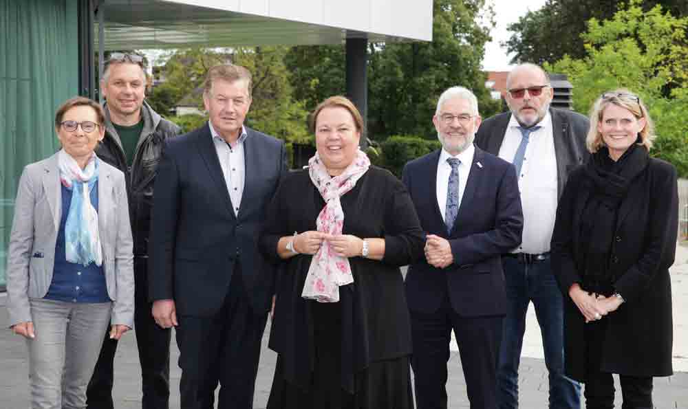 NRW-Umweltministerin Heinen-Esser besucht Regionalrat