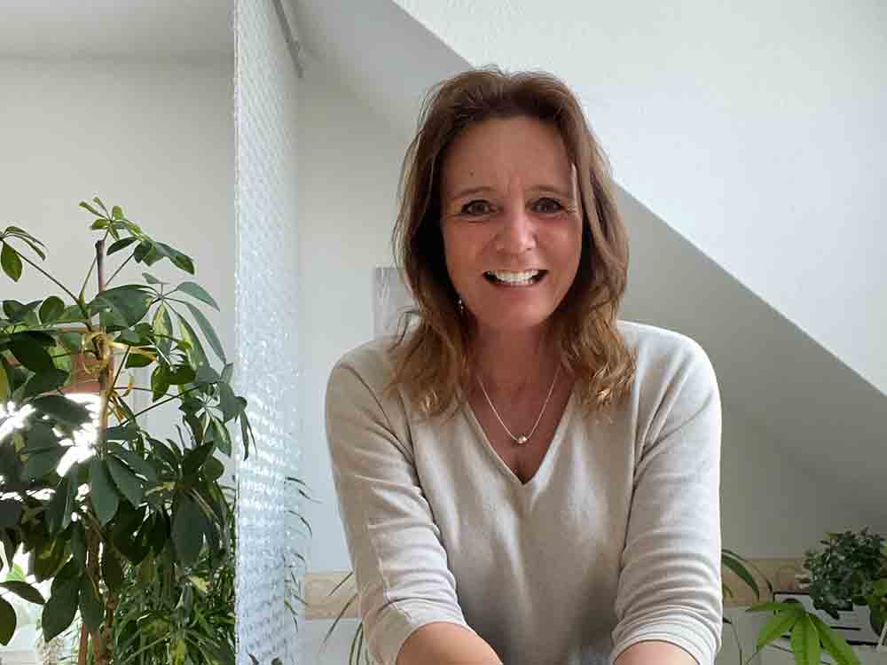 Pflege-Expertin Sabine von Ameln klärt auf: die drei häufigsten Probleme für die Gesundheit von Pflegekräften heute