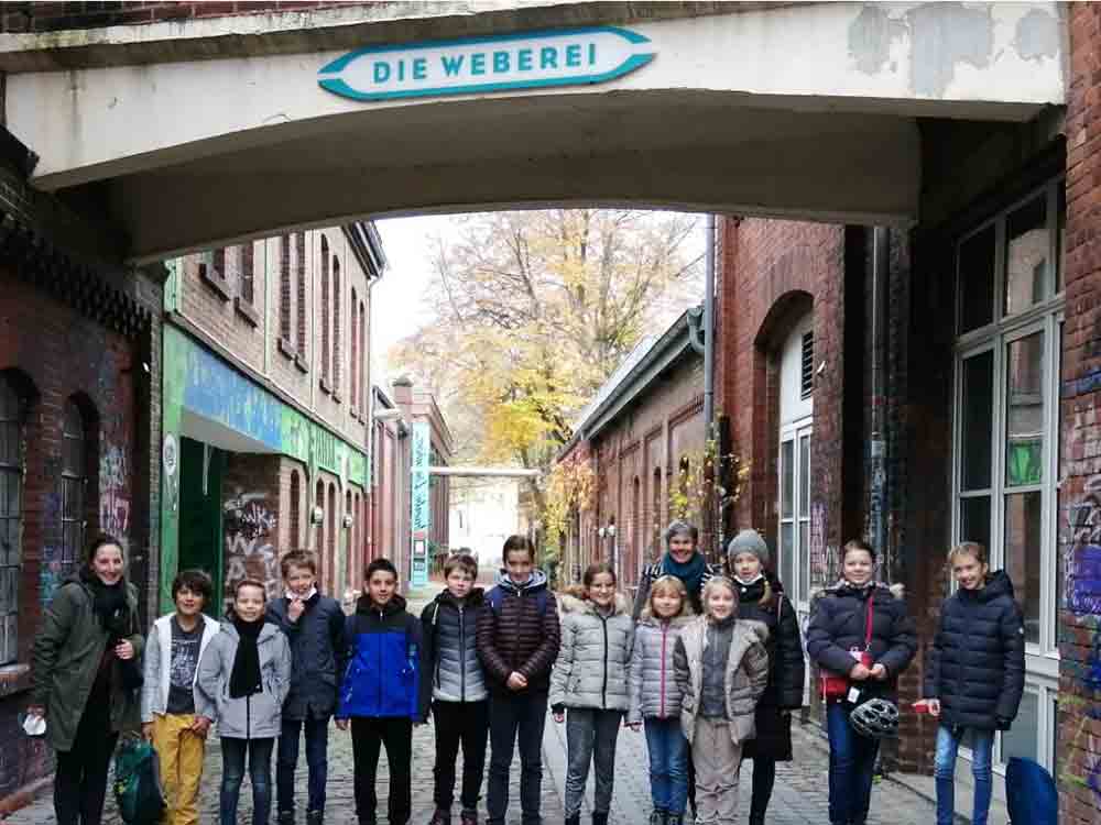 Gütersloh: Medienpraktischer Workshop mit VR und AR Weberei als virtuelles Experimentierfeld