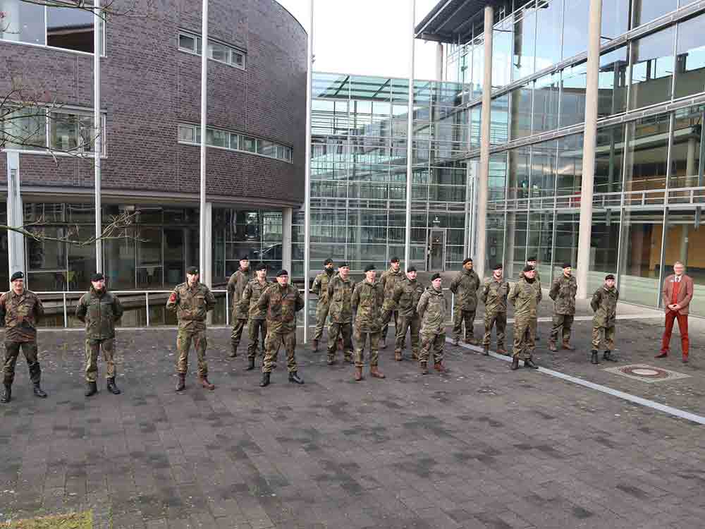 Kreis Gütersloh, 18 Soldaten unterstützen in der Pandemie, die Bundeswehr ist zurück im Kreishaus