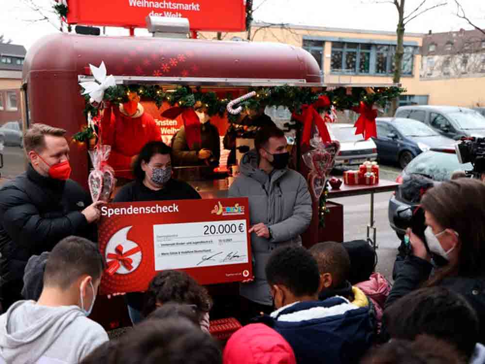 Vodafone und Mario Götze spenden 60.000 Euro an bedürftige Kinder und Jugendliche