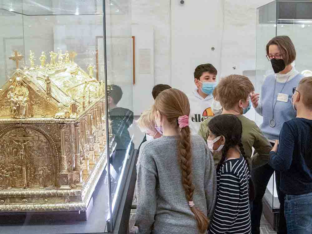 Kulturstrolche der Grundschule Sankt Michael erkunden Erzbischöfliches Diözesanmuseum