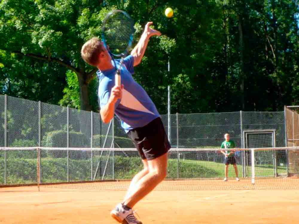 Warum so viele Tennisspieler unter Rückenschmerzen leiden und was sie dagegen tun können