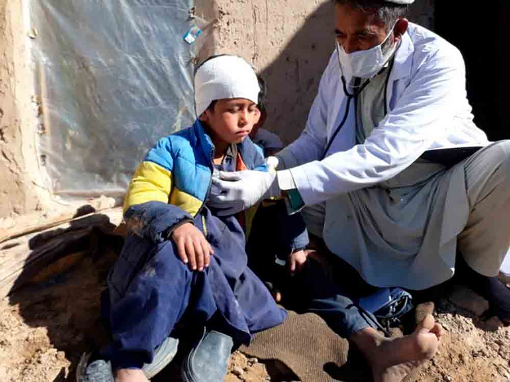 Afghanistan: Hilfe nach dem Erdbeben, Johanniter versorgen Verletzte und leisten Winterhilfe