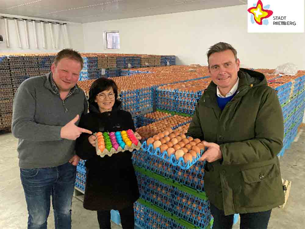 Rietberg, 600.000 Eier verlassen täglich den Betrieb. Bürgermeister besucht das Unternehmen »OWi Ei«