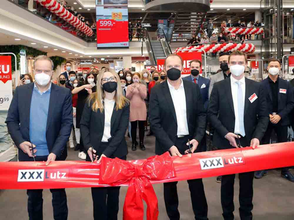 XXXL Ansturm in Heidelberg: XXXLutz eröffnet sein neues Möbelhaus mit Bestmarken