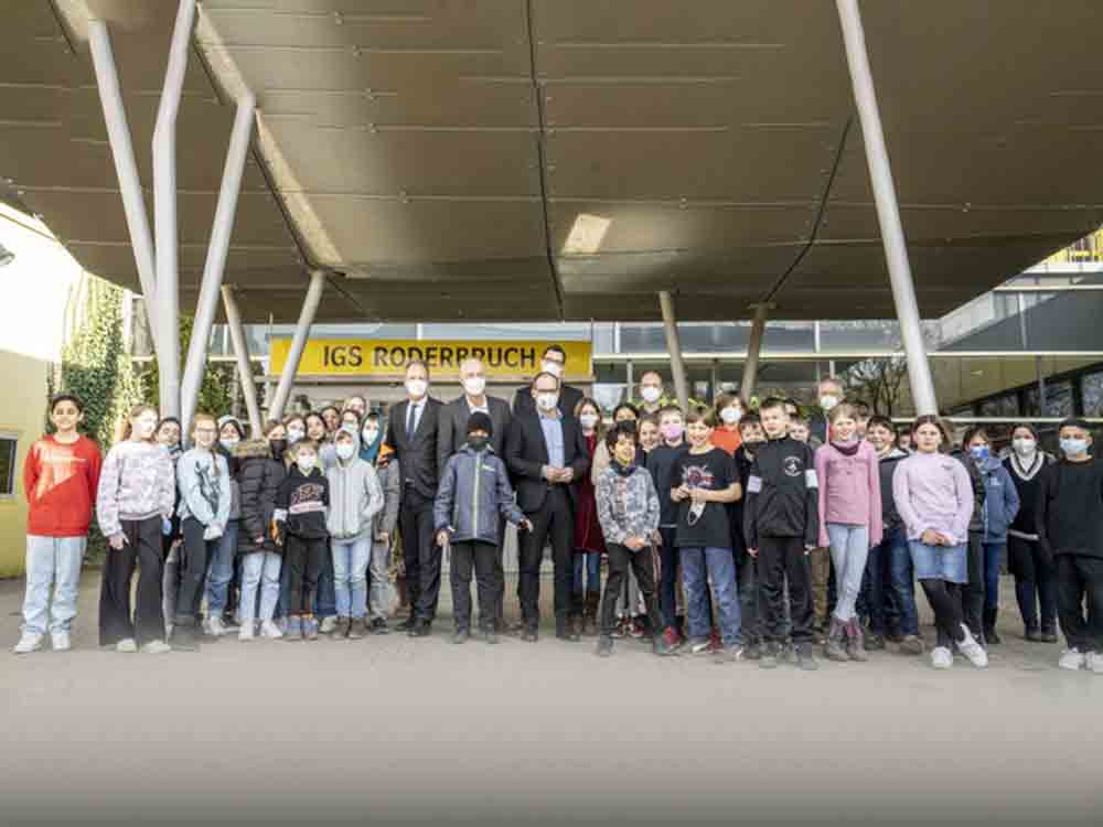 Die Lavera Thomas Haase Stiftung und »Das macht Schule« bringen E Waste Race nach Niedersachsen