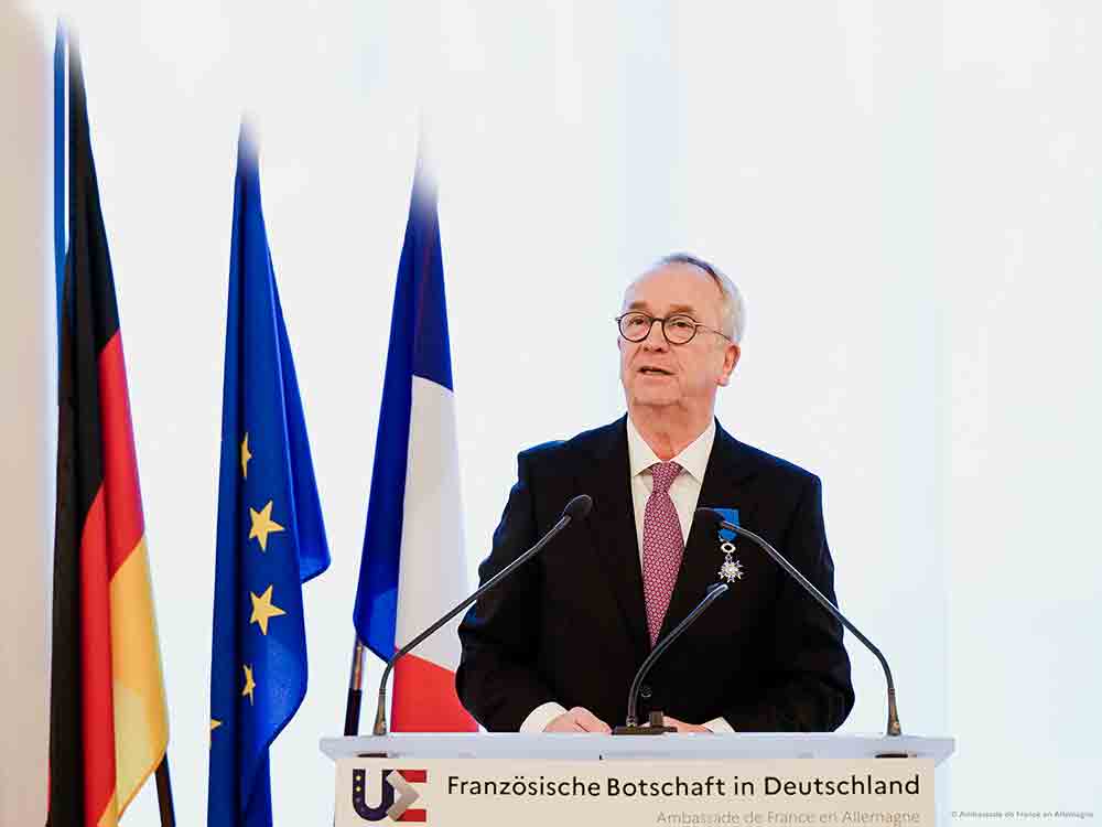 DSGV Vorstandsmitglied Dr. Karl-Peter Schackmann-Fallis mit französischem Verdienstorden ausgezeichnet