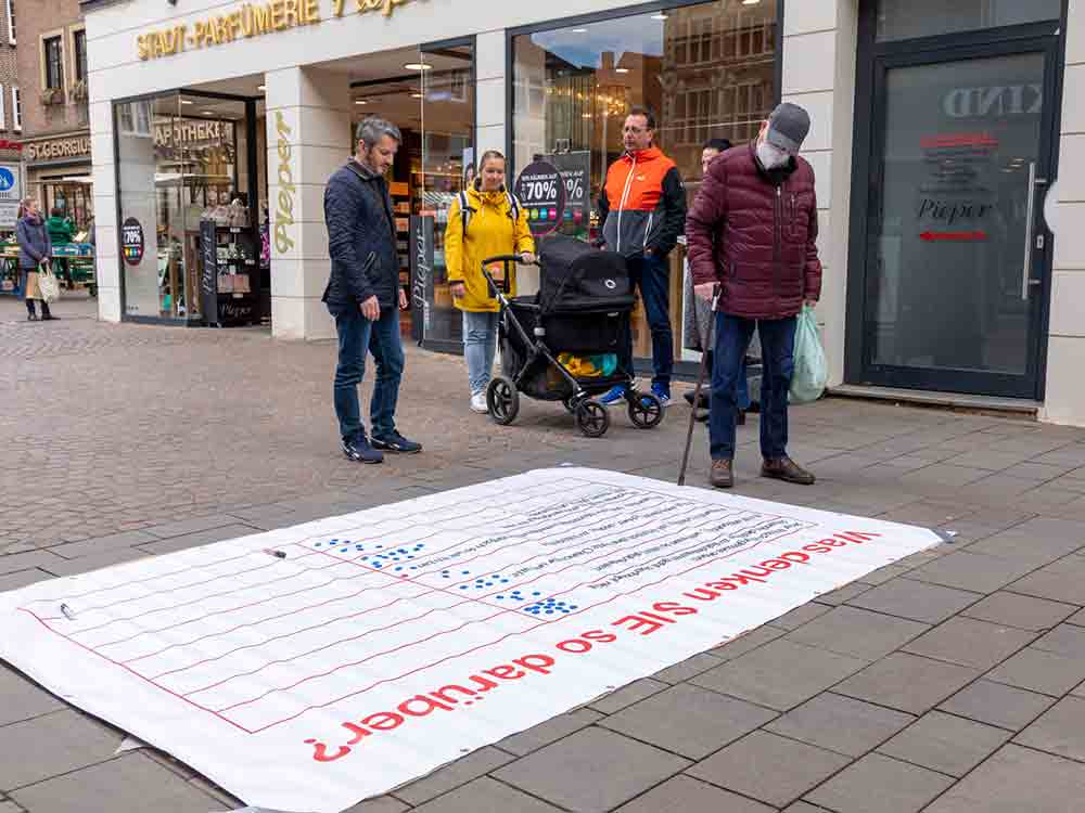 Bocholt, Aktion zur Internationalen Wochen gegen Rassismus regt zum Nachdenken an