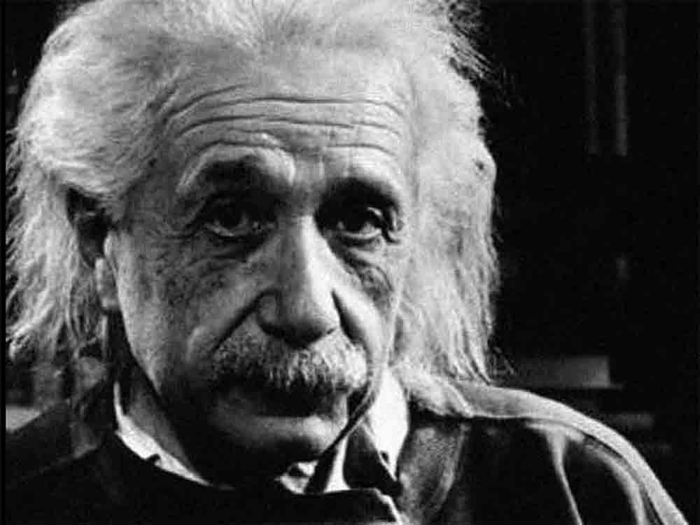 Interview mit Einstein, anlässlich des Einstein Jahres 2005 hat Gütsel den weltbekannten Physiker im März 2005 interviewt