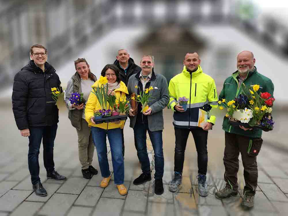 Rietberg, blumige Zeiten in der Rathausstraße, Aktion »Rietberger Blütenzauber« beginnt am 1. April 2022
