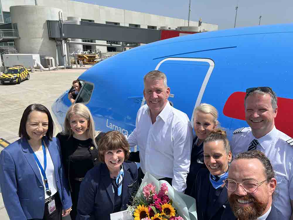 TUI, Saisonauftakt auf Zypern, neue Boeing 737-8 heißt »Larnaca«