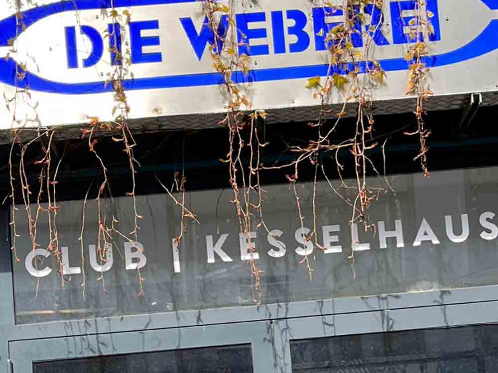Gütersloh, Kinder gestalten Fensterbilder,  Bürgerkiez initiiert Ausmal Aktion für friedliche Ostern 2022