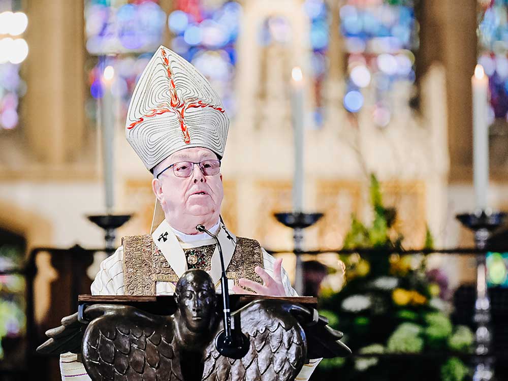 Die Osterbotschaft mit lebensbejahender Freude, Erzbischof Becker froh über Bekenntnis der Christen auch in einer gefährdeten Zeit