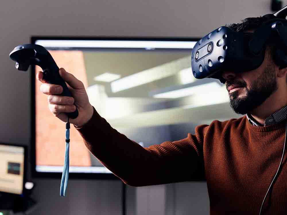Campus Gütersloh, Virtual Reality Pilotprojekt macht Steuerungstechnik für Studenten interaktiv erlebbar