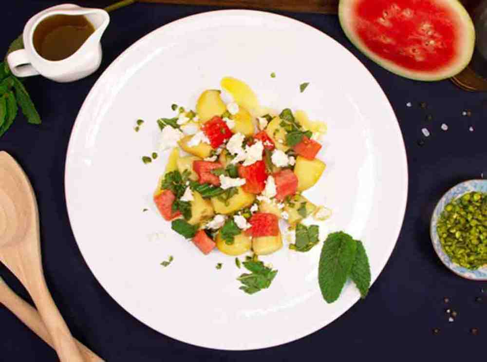 Gütersloh, gut hydriert an warmen Sommertagen, Rezept für Kartoffelsalat mit Wassermelone