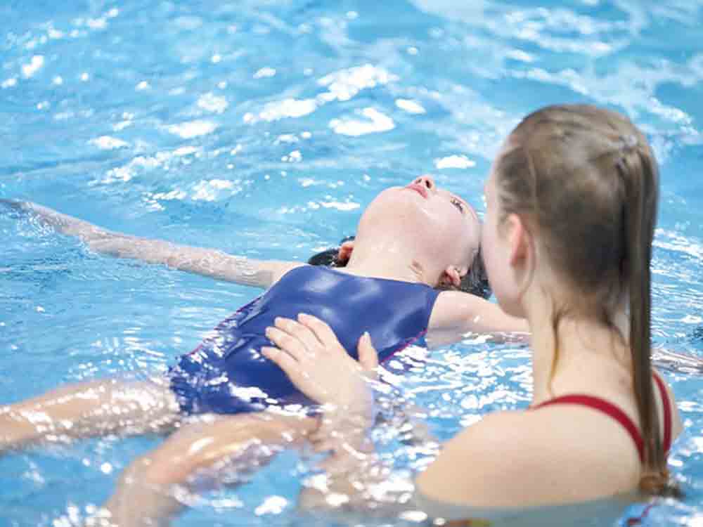Weil Schwimmen Leben rettet, DLRG startet bundesweite Schwimmkampagne