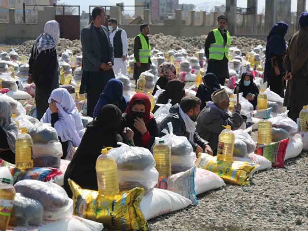 Kabul, nach tödlichen Anschlägen auf Schule hilft Shelter Now den Opfer Familien