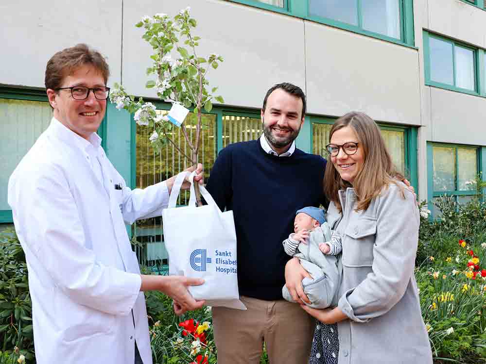 Gütersloh, ein Baum für neues Leben, Sankt Elisabeth Hospital beteiligt sich an bundesweiter Woche für das Leben