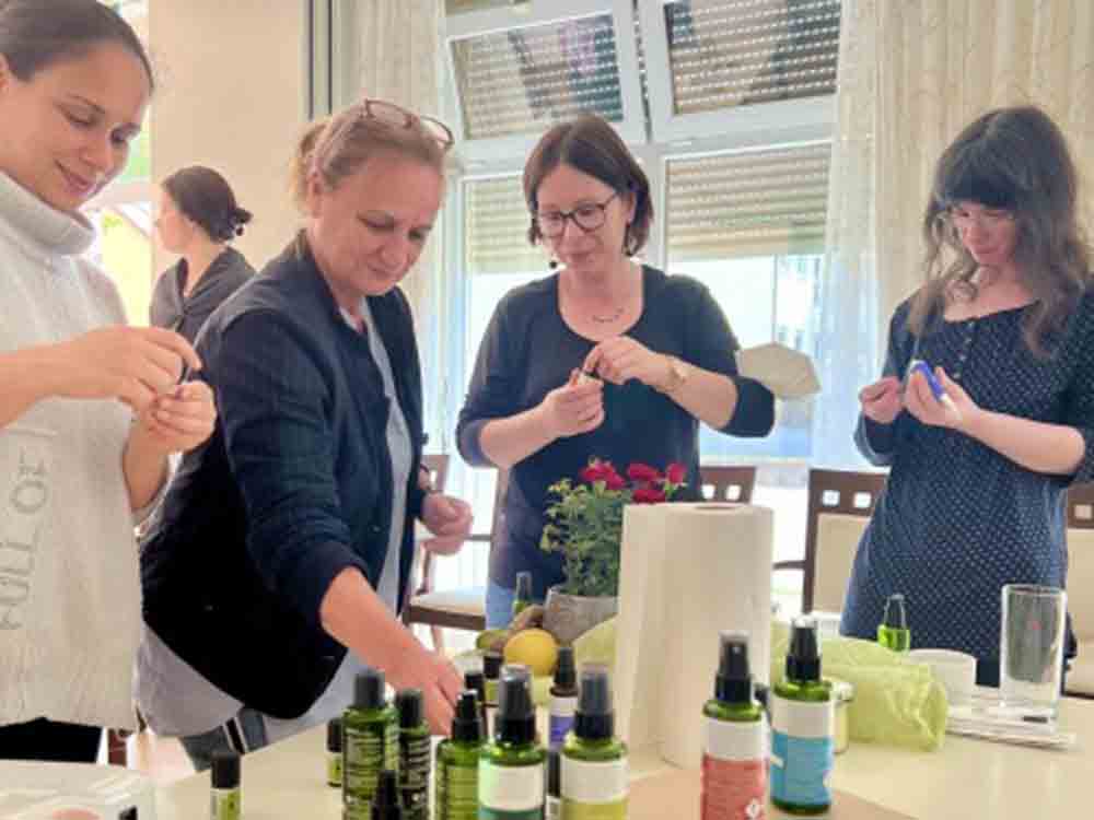 Aromapflege, Korian Stiftung und Primavera gemeinsam für Pflegekräfte