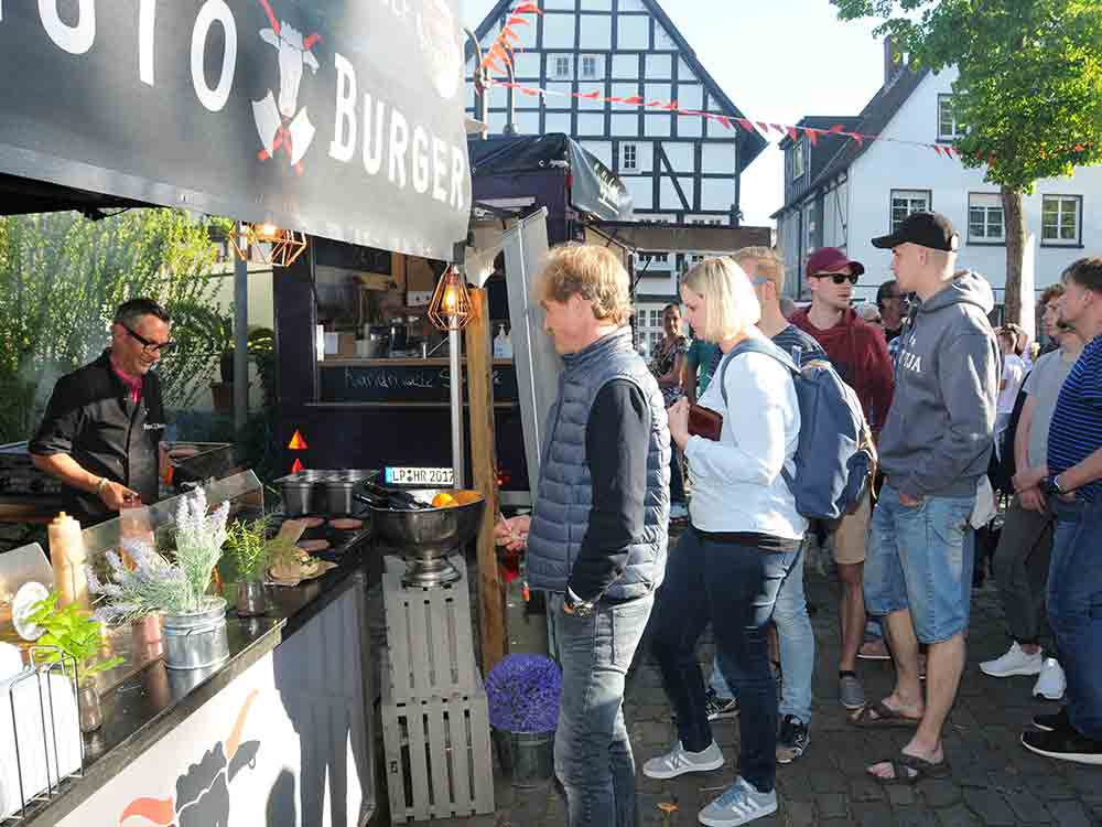 Rheda-Wiedenbrück, Streetfood Markt auf dem Doktorplatz, 13. bis 15. Mai 2022