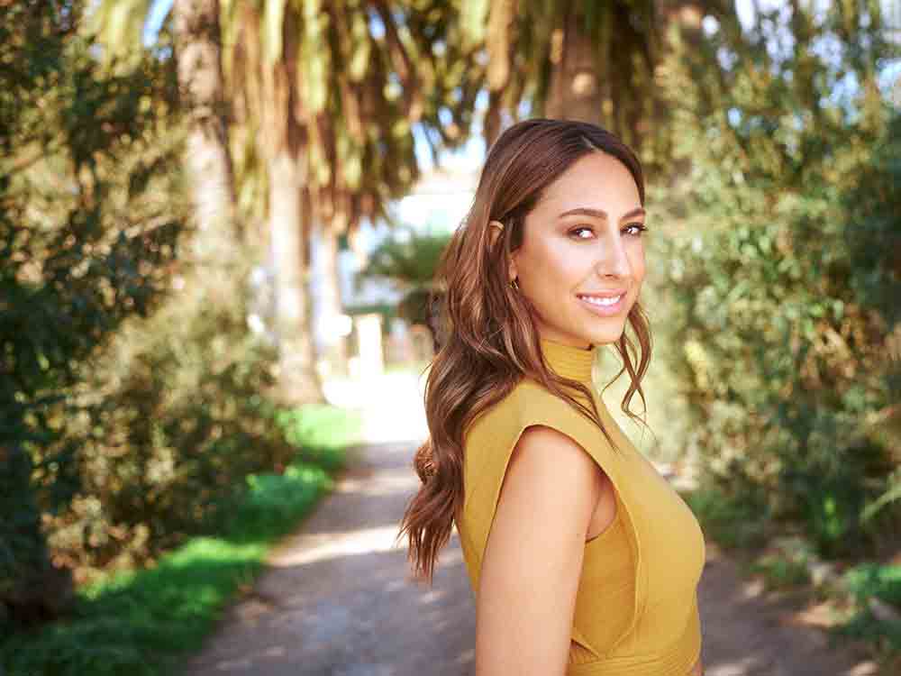 Melissa Khalaj lädt in der neuen Prime Time Show »BAFF – clever kontern« zum Schlagfertigkeits Bootcamp auf Sixx ein