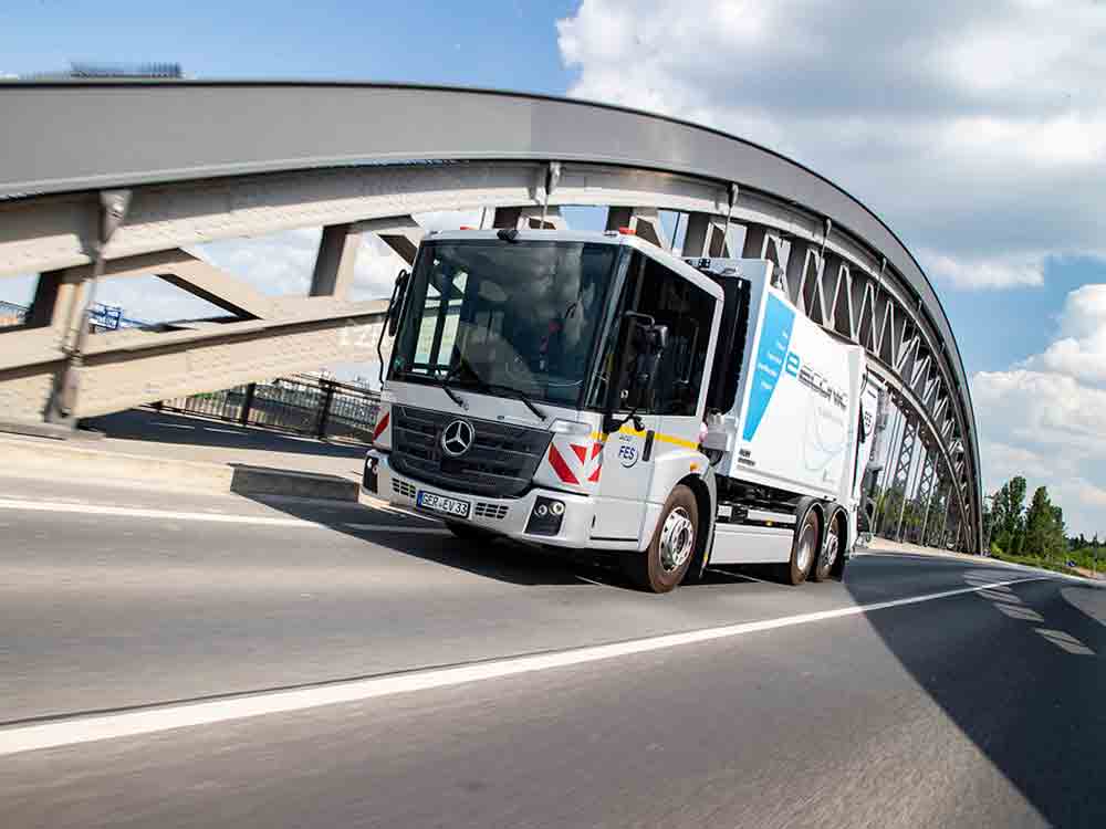 inale Testphase vor Serienstart, Mercedes Benz eEconic beweist sich in der Kundenerprobung im Rhein Main Gebiet