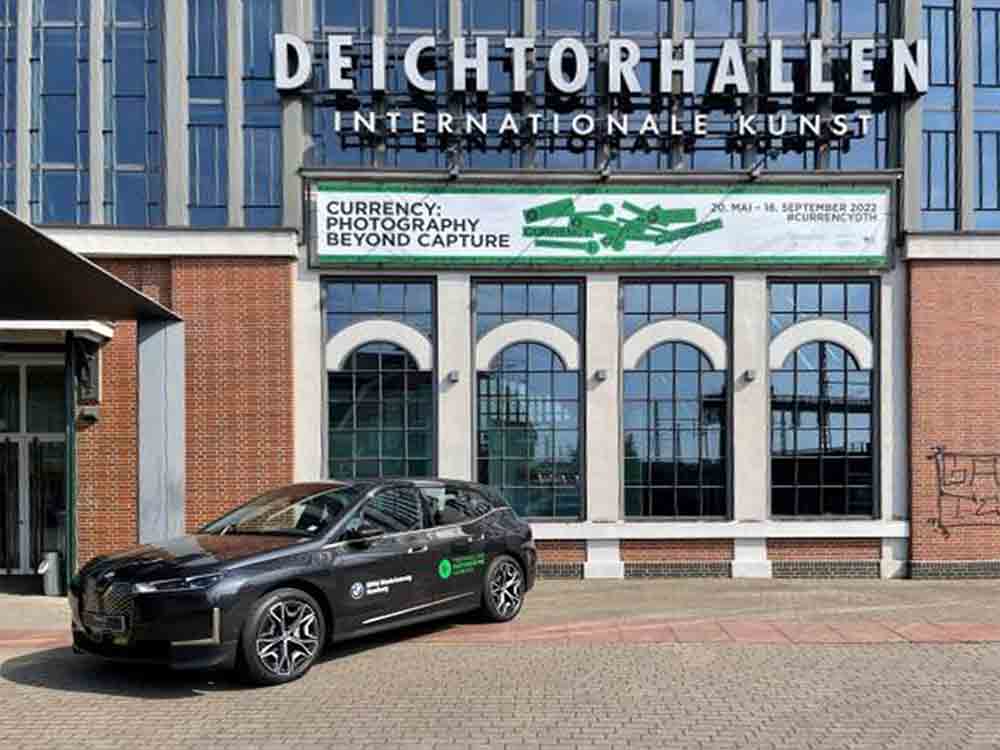 BMW Niederlassung Hamburg stärkt Kulturengagement. Förderung des Hamburger Theaterfestivals und der Triennale der Photographie.