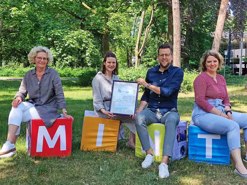 Kreis Gütersloh, MINT Förderung mit Qualität, Pro MINT GT vom Ministerium für Kultur und Wissenschaft ausgezeichnet