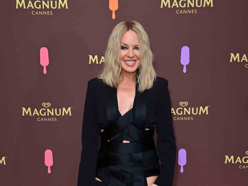 Kylie Minogue und Peggy Gou zeigen bei Magnum Party, wie ein Klassiker neu interpretiert werden kann