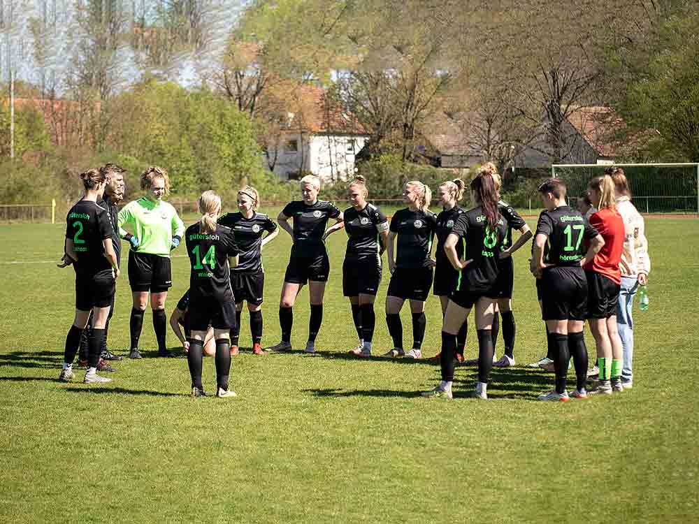 Gütersloh, Fußball, Frauen Westfalenliga, FSV Gütersloh nach 3 zu 1 Heimsieg weiter auf Meisterschaftskurs