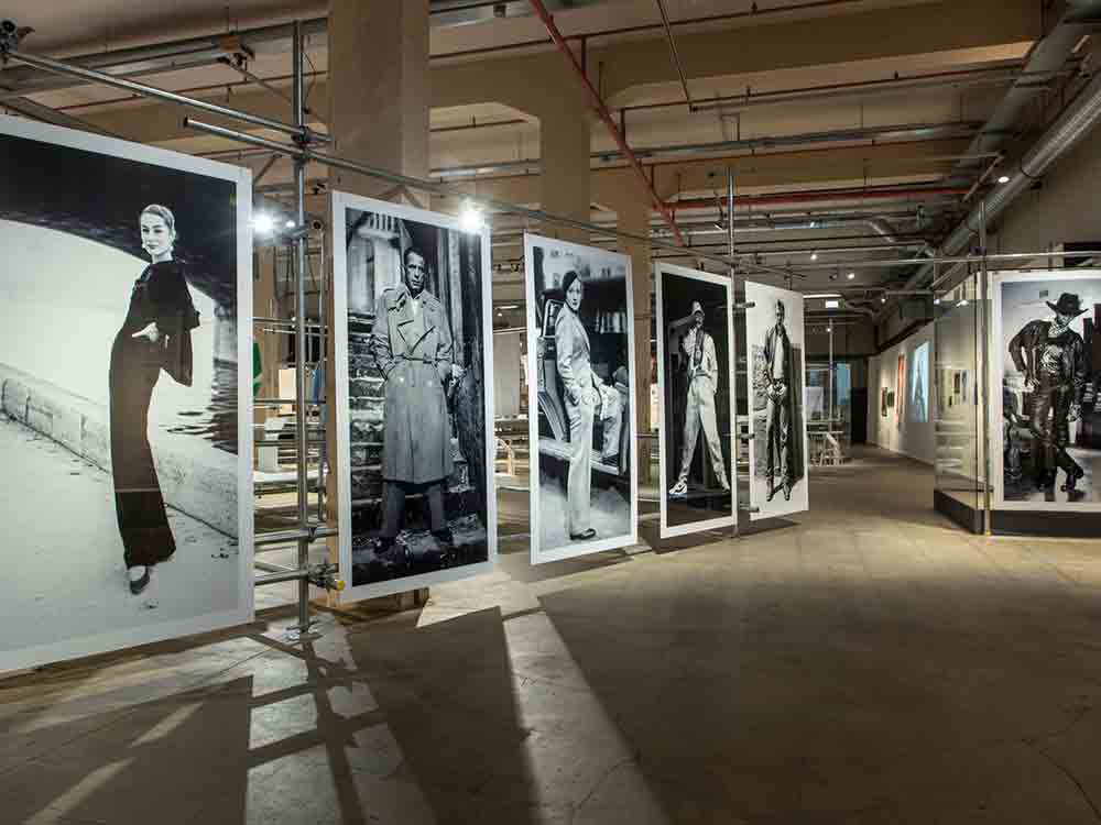 »Coolness«, Textilwerk Bocholt zeigt Inszenierung von Mode im 20. Jahrhundert